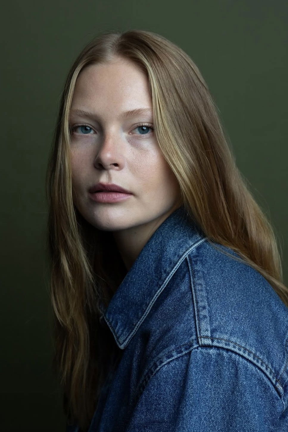 Sofie Theobald backdrop