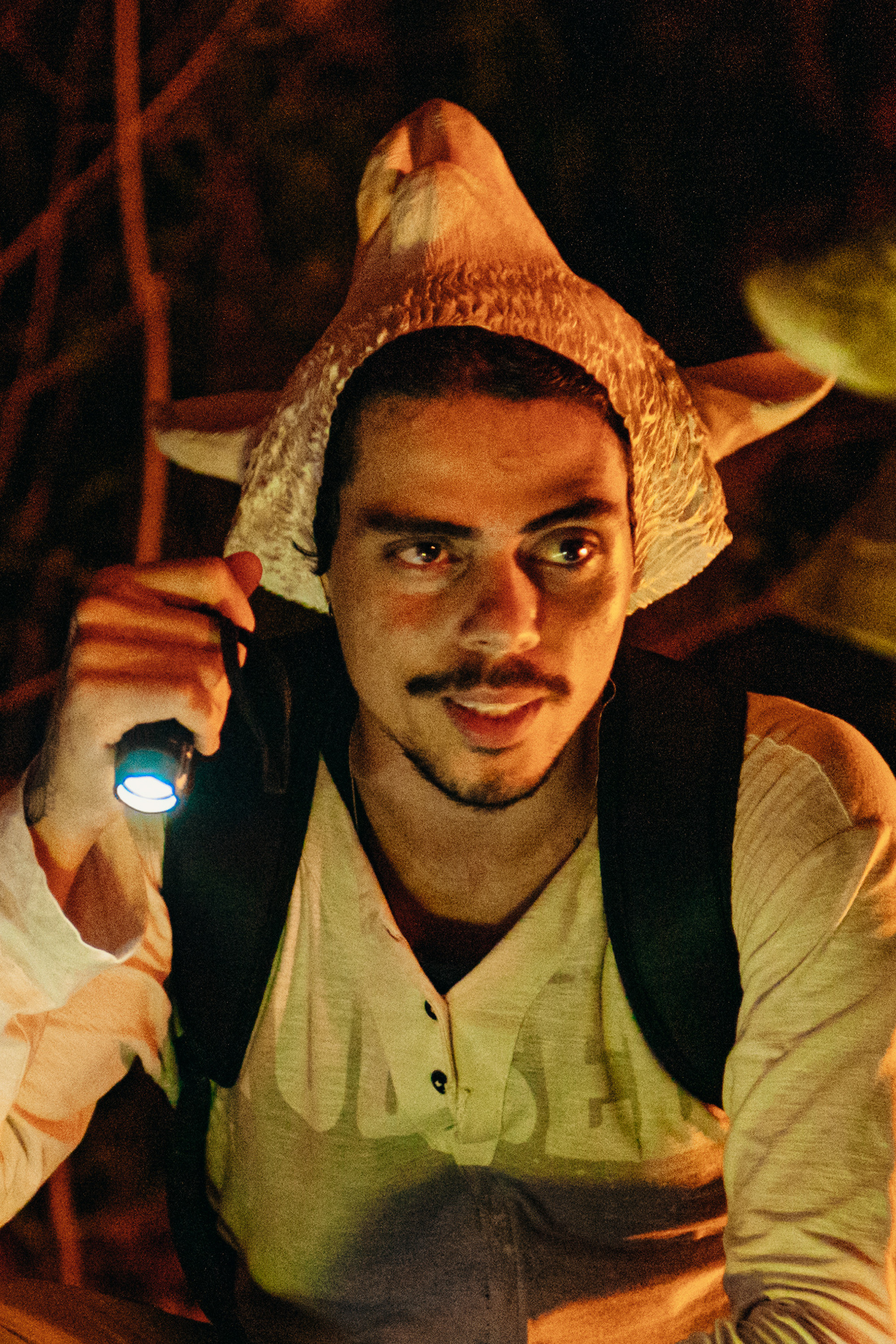 Caio Peixoto backdrop