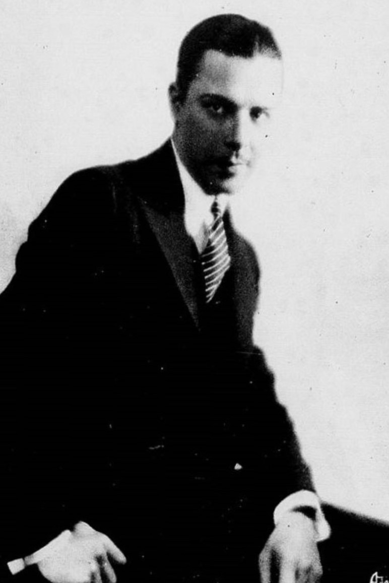 Olympio Guilherme backdrop