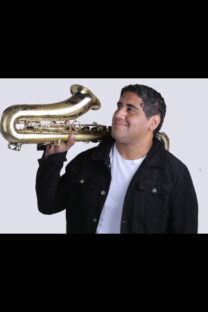 Josué Lopez Zé Ferreira backdrop