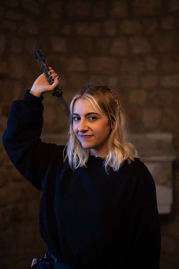 Claudia Pastor backdrop