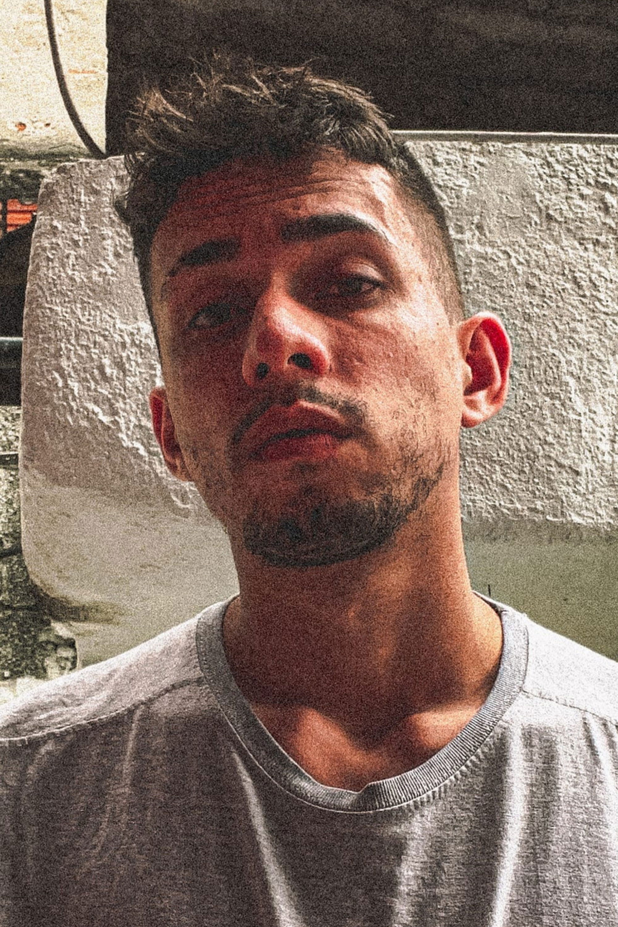 Lucas Alves backdrop