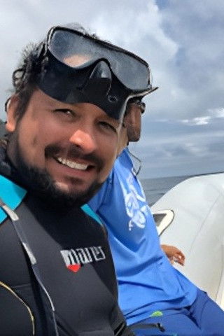 Kenneth Mora Mendoza backdrop