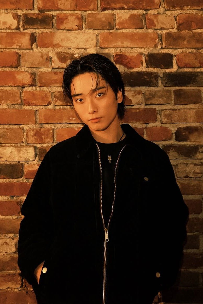 Towa Mitsushima backdrop