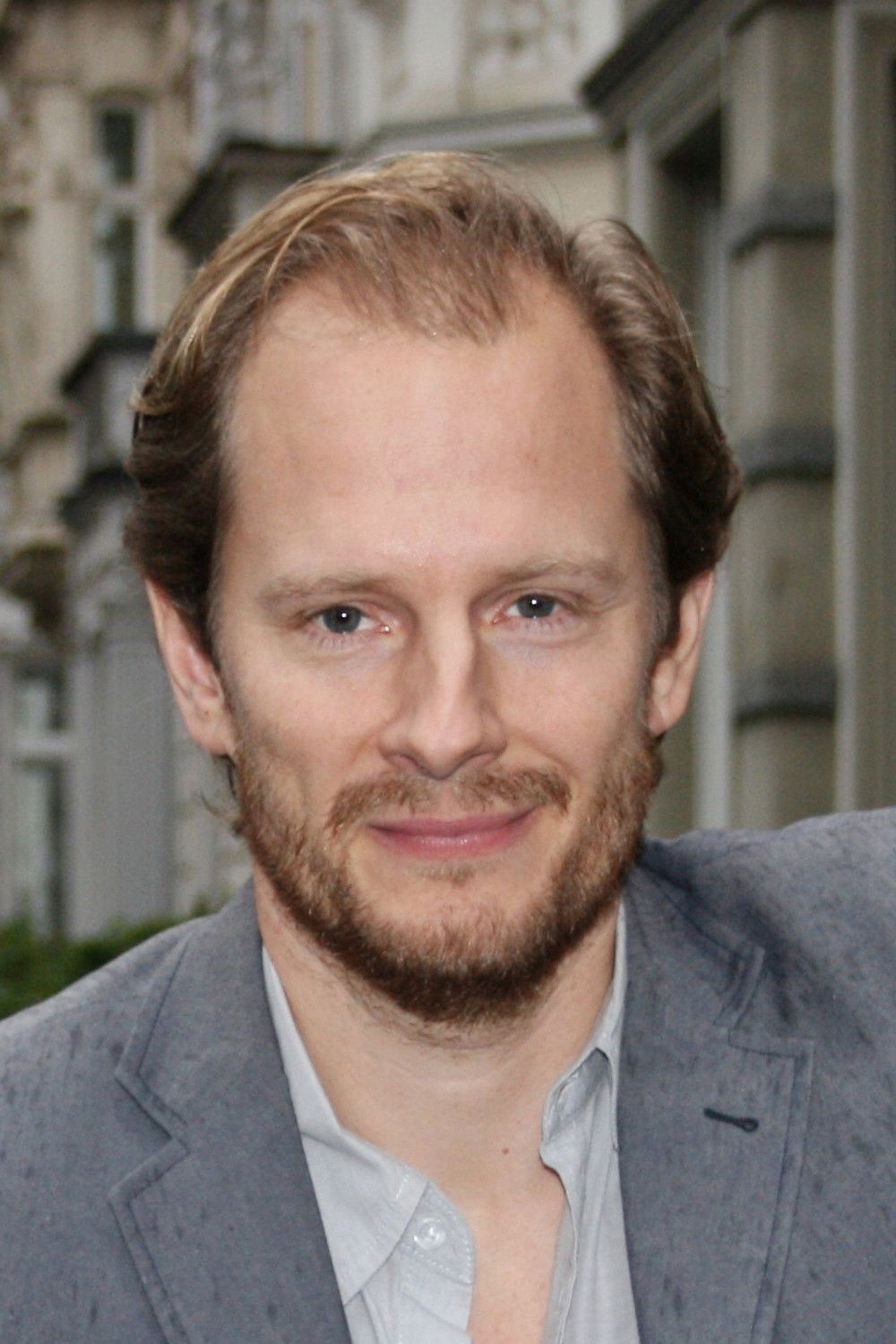 Aljoscha Pause backdrop