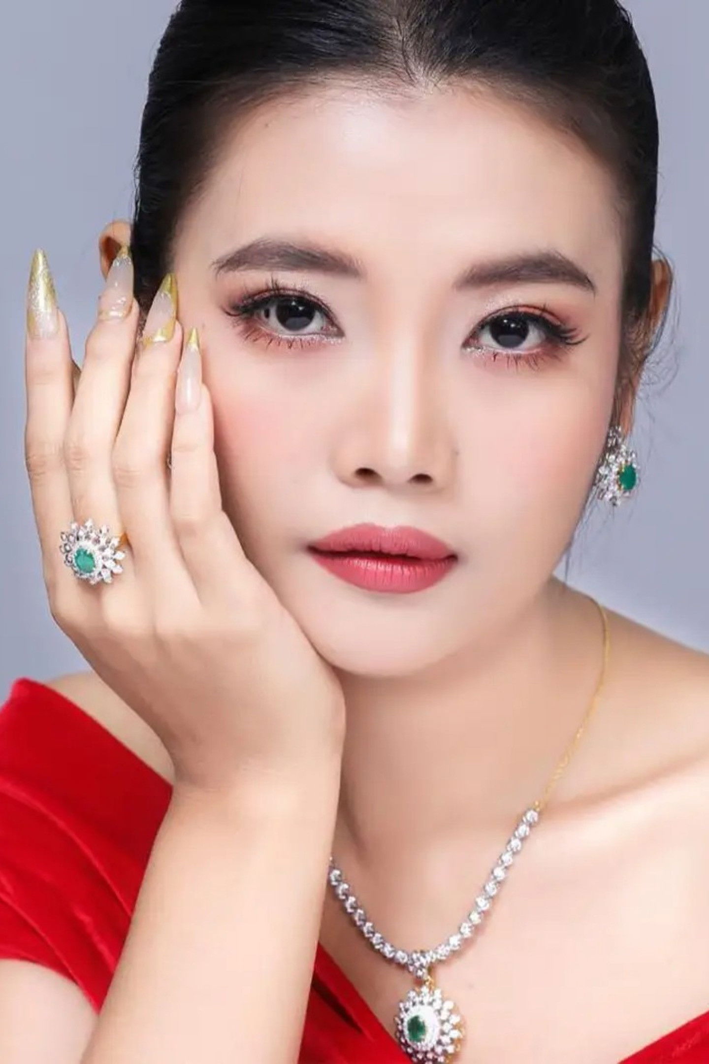 Than Sin Phyo Paing backdrop