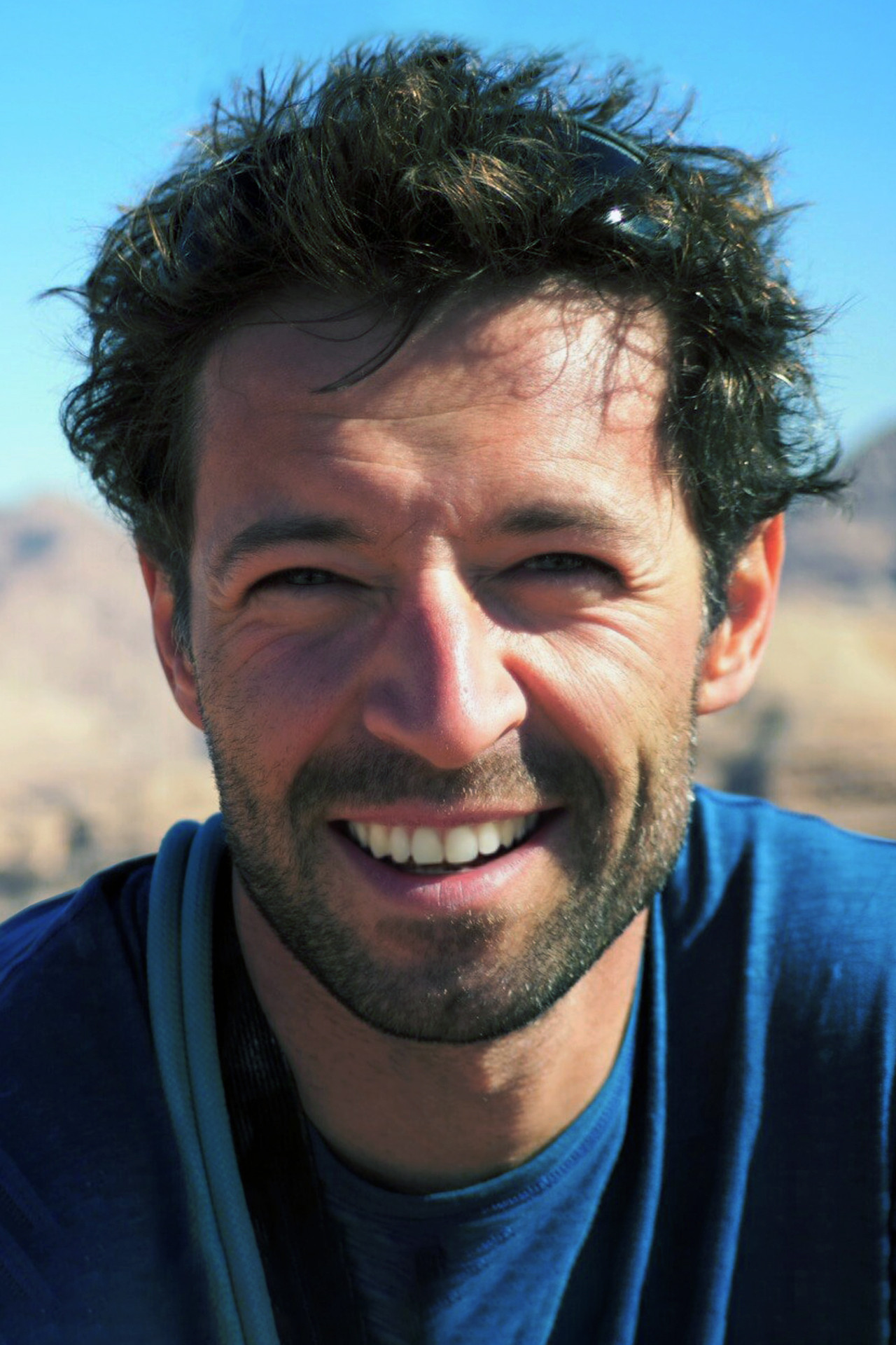 Zsolt Osztian backdrop