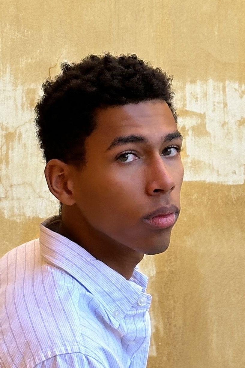 Rafaël Montfort backdrop