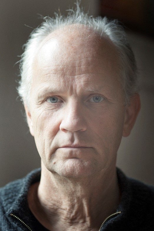 Justus Carrière backdrop