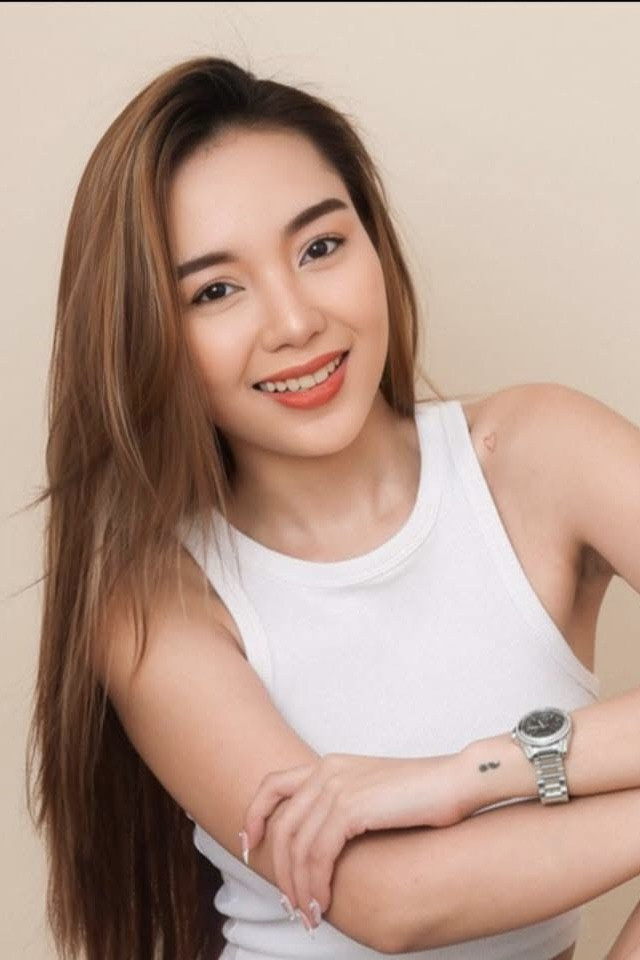 Paula Santos backdrop