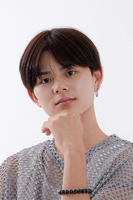 Santa Sueyama backdrop