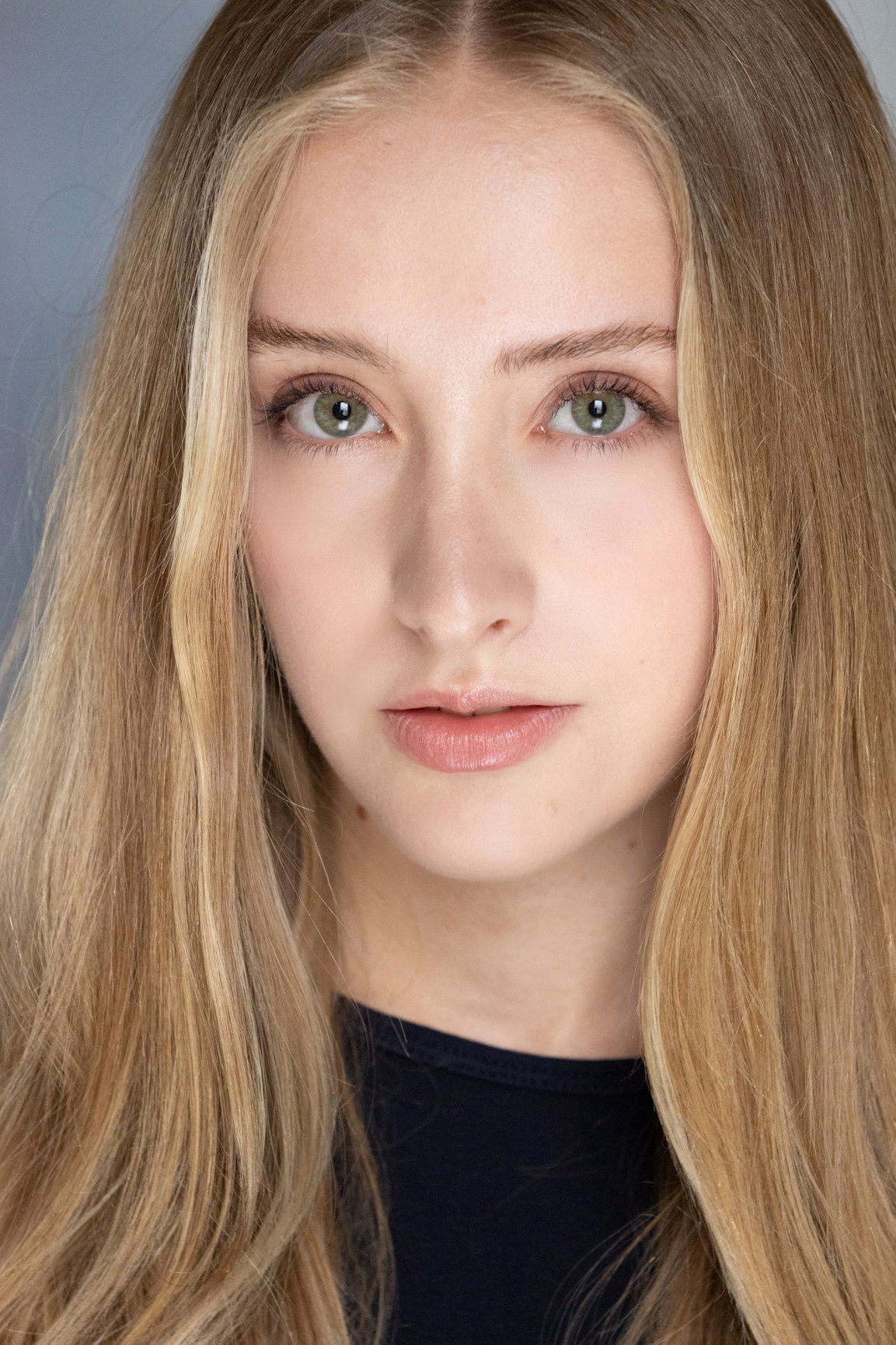 Lola Bazile backdrop