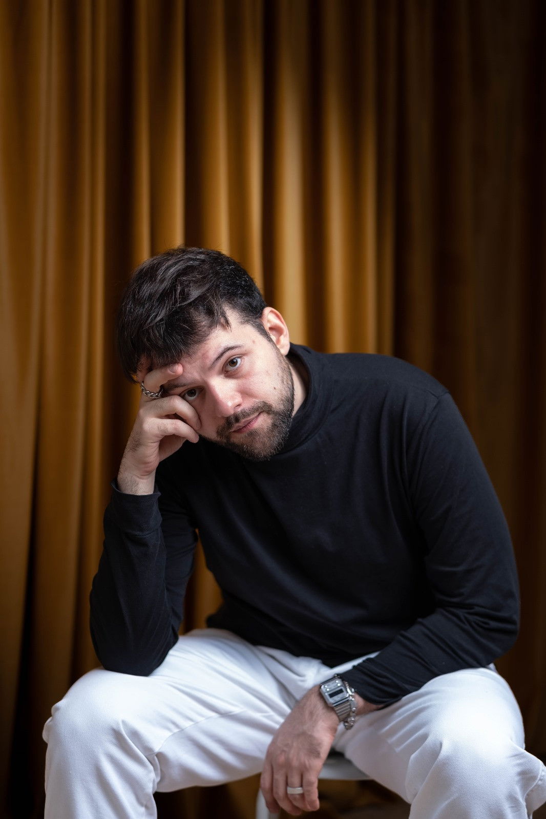 Șerban Melnic backdrop