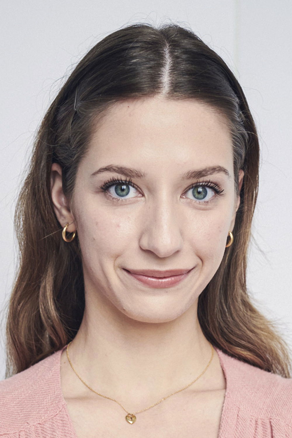 Michelle Tzontchev backdrop