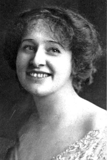 Pearl Sindelar backdrop