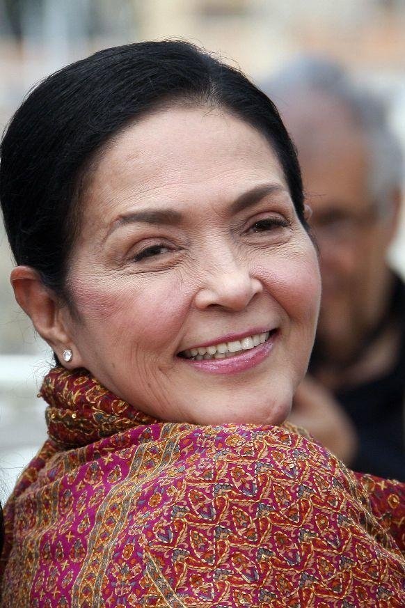 Gina Pareño backdrop