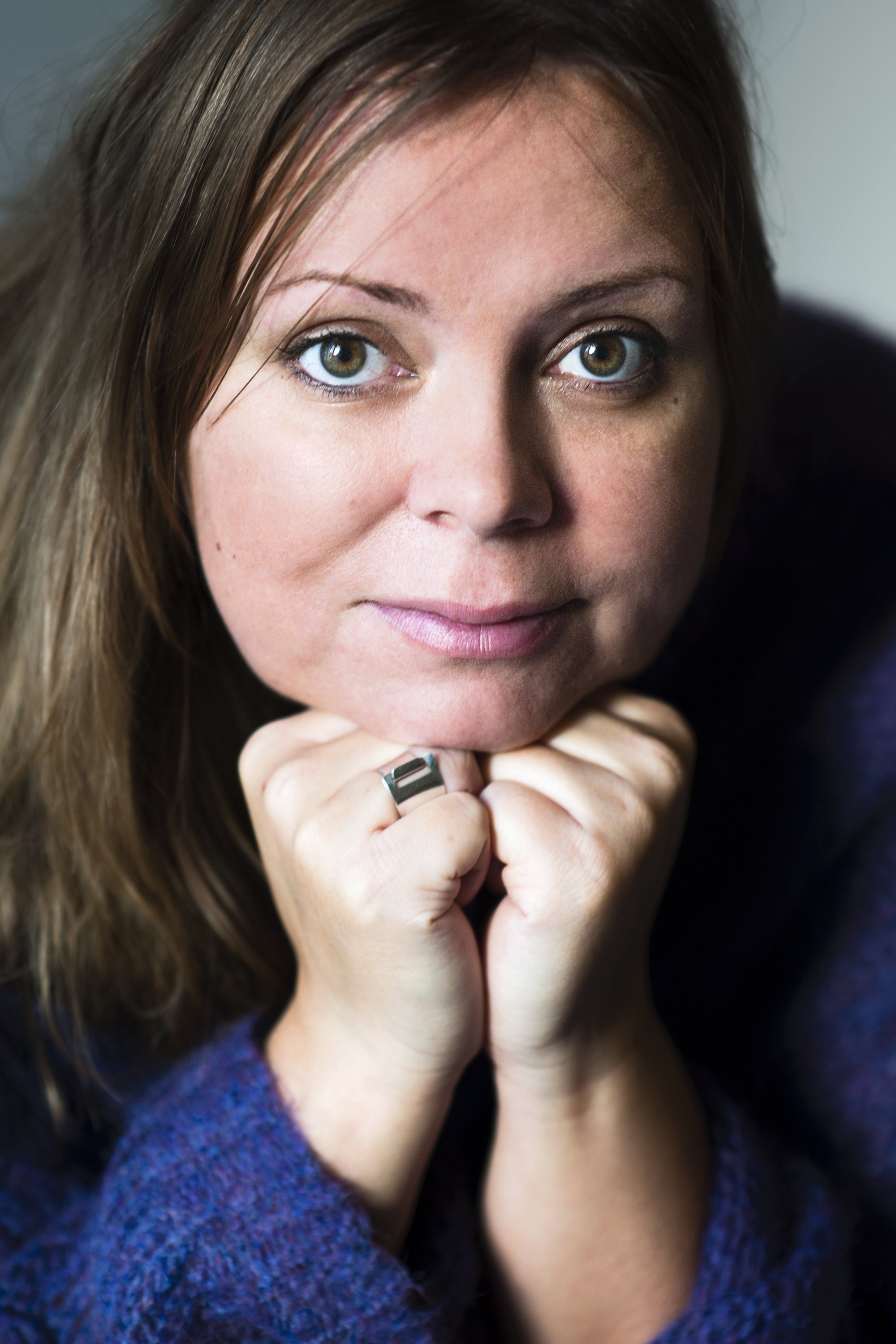 Alexandra-Therese Keining backdrop