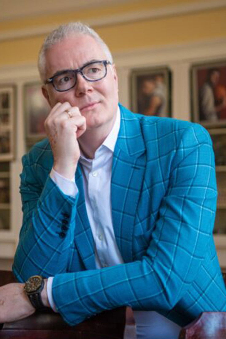 Dejan Tomašević backdrop