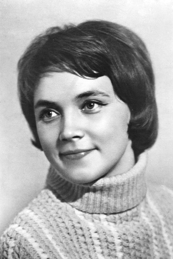 Liliya Aleshnikova backdrop