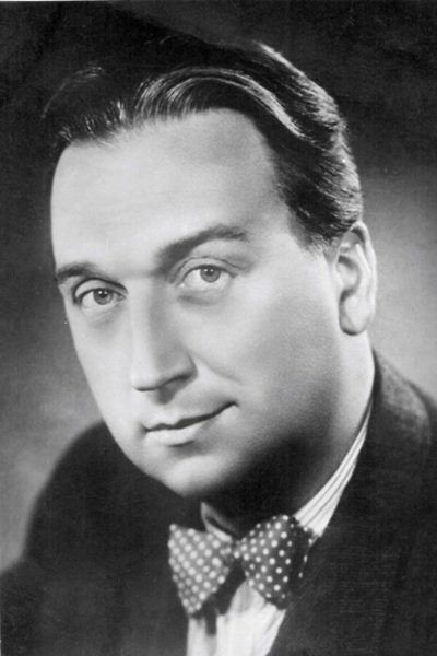 Mikhail Nazvanov backdrop