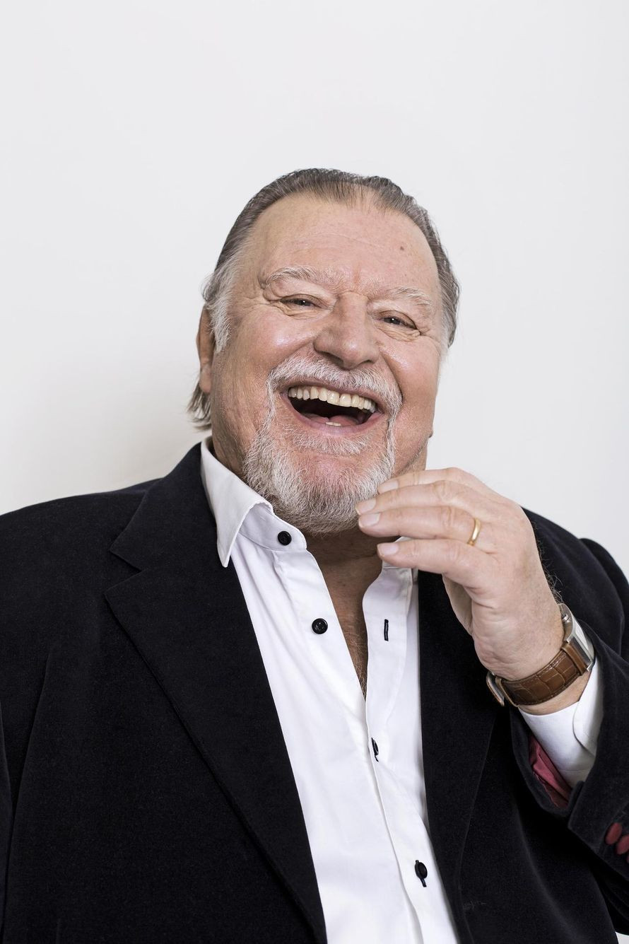 Esko Salminen backdrop