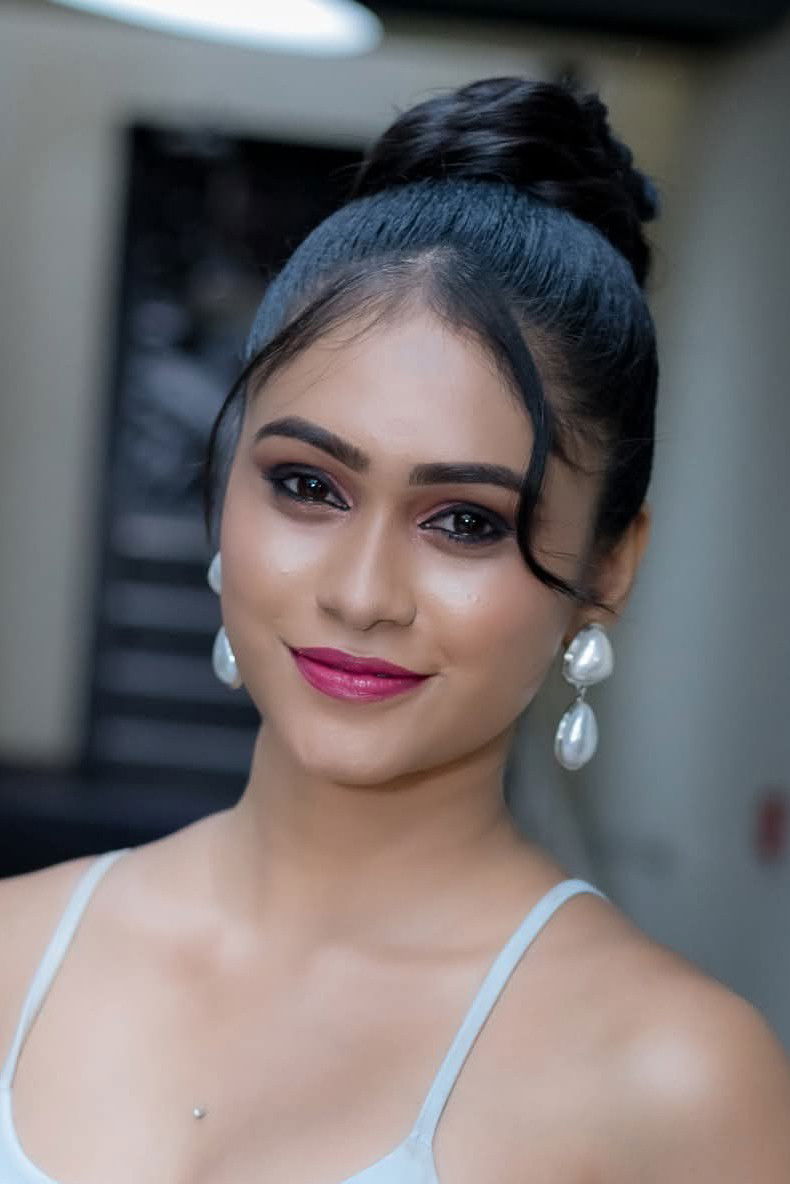 Shenuki Dishalya backdrop