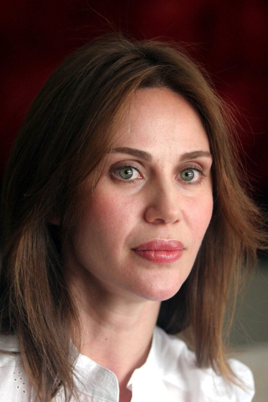 Demet Şener backdrop