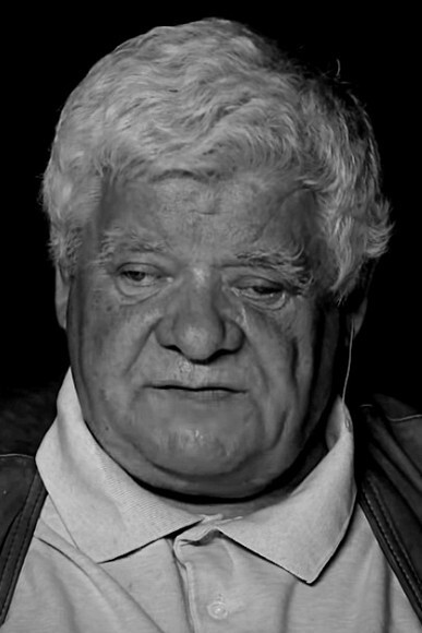 Tomasz Knapik backdrop