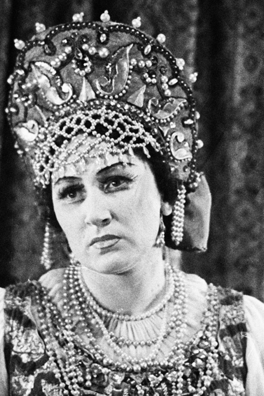 Irina Arkhipova backdrop