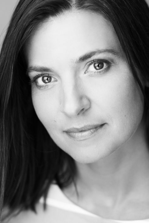 Viktória Szávai backdrop