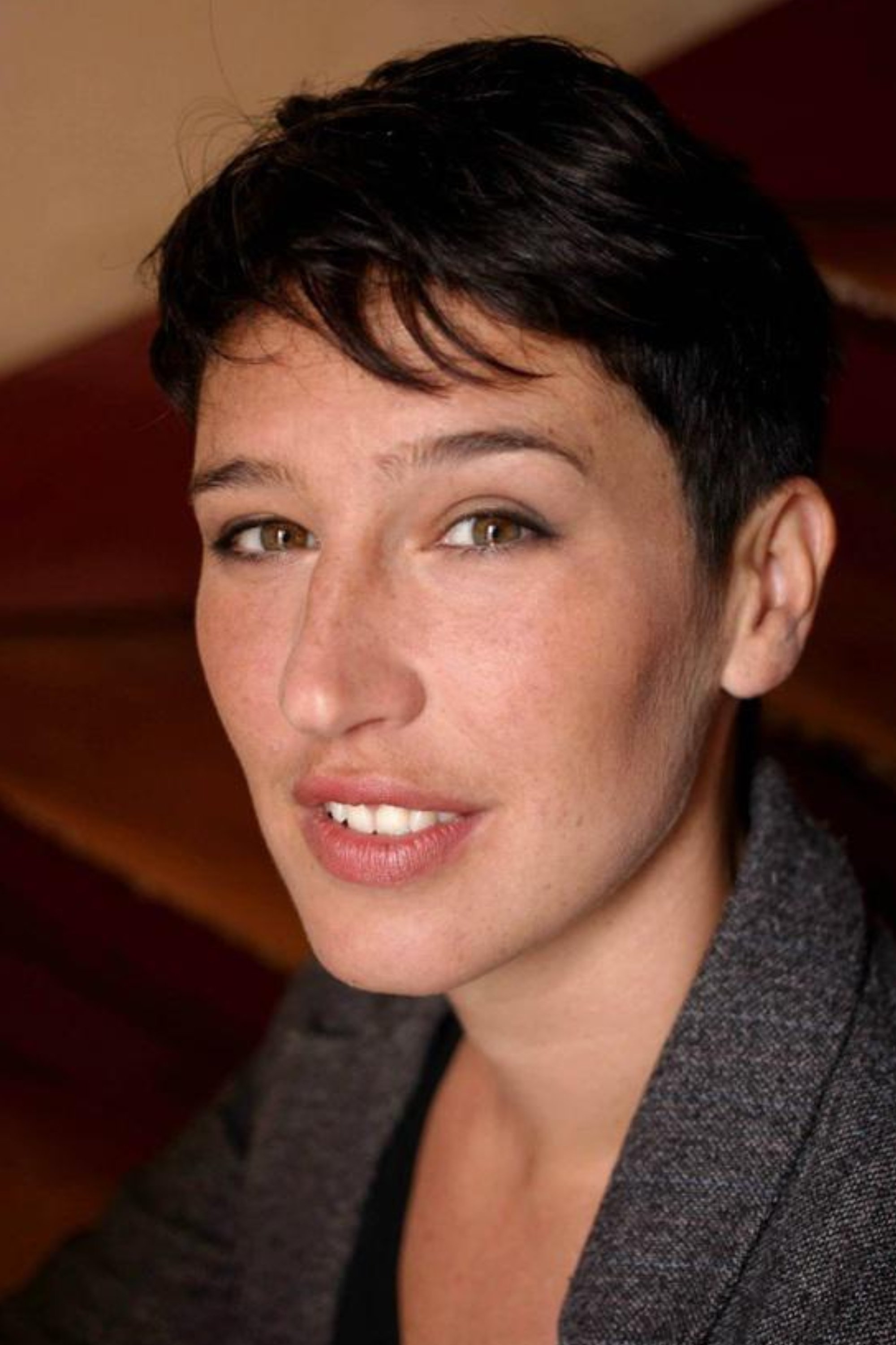 Caroline Torelli backdrop