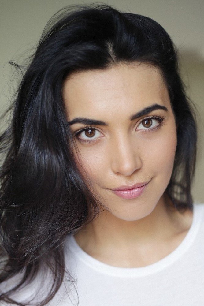 Aurélie Montea backdrop