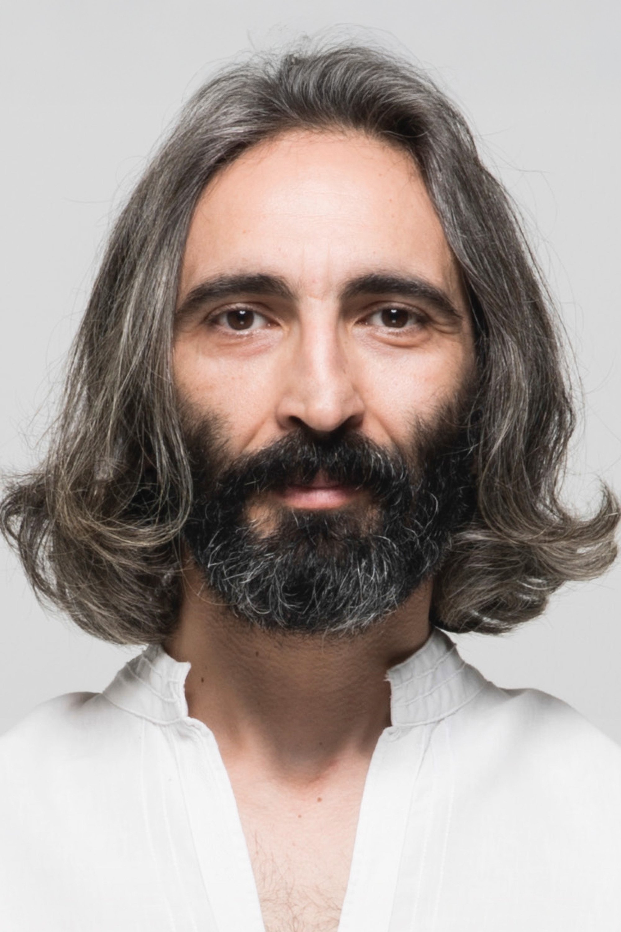 Fırat Tanış backdrop