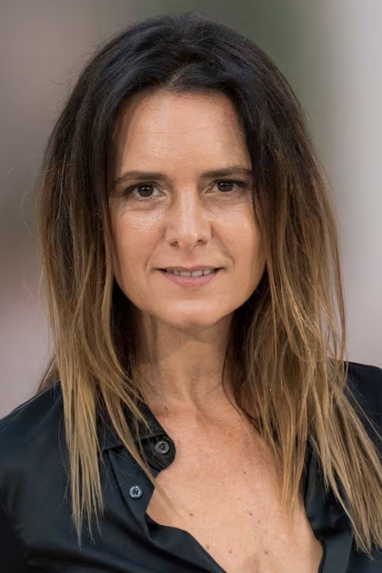 Eva Santolaria backdrop