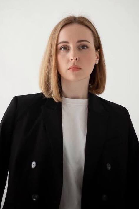 Kateryna Kabakova backdrop