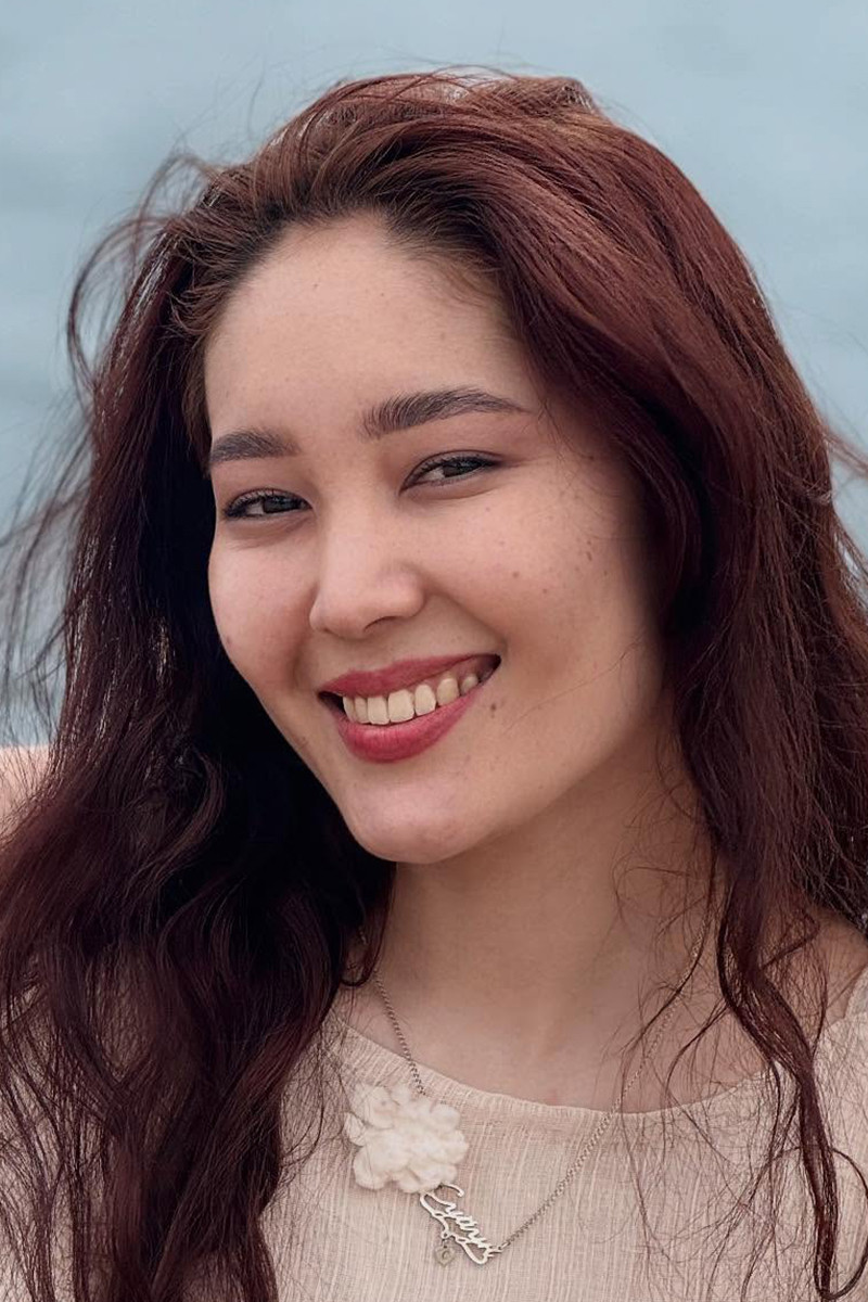 Suiun Orolbekova backdrop