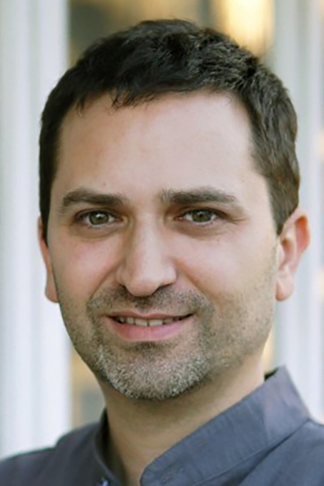 Enrique Salmoiraghi backdrop