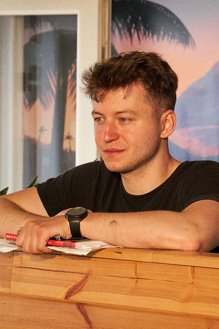 Jonathan Williams backdrop