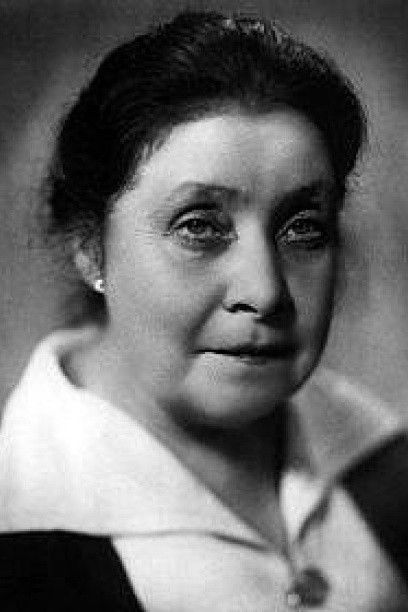 Valentina Brumberg backdrop