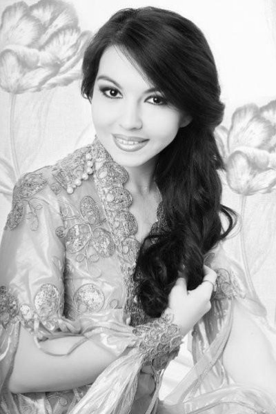 Indira Bilalova backdrop