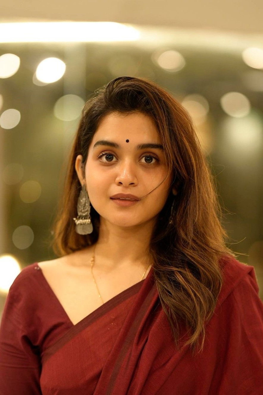 Kiran Mazumder backdrop