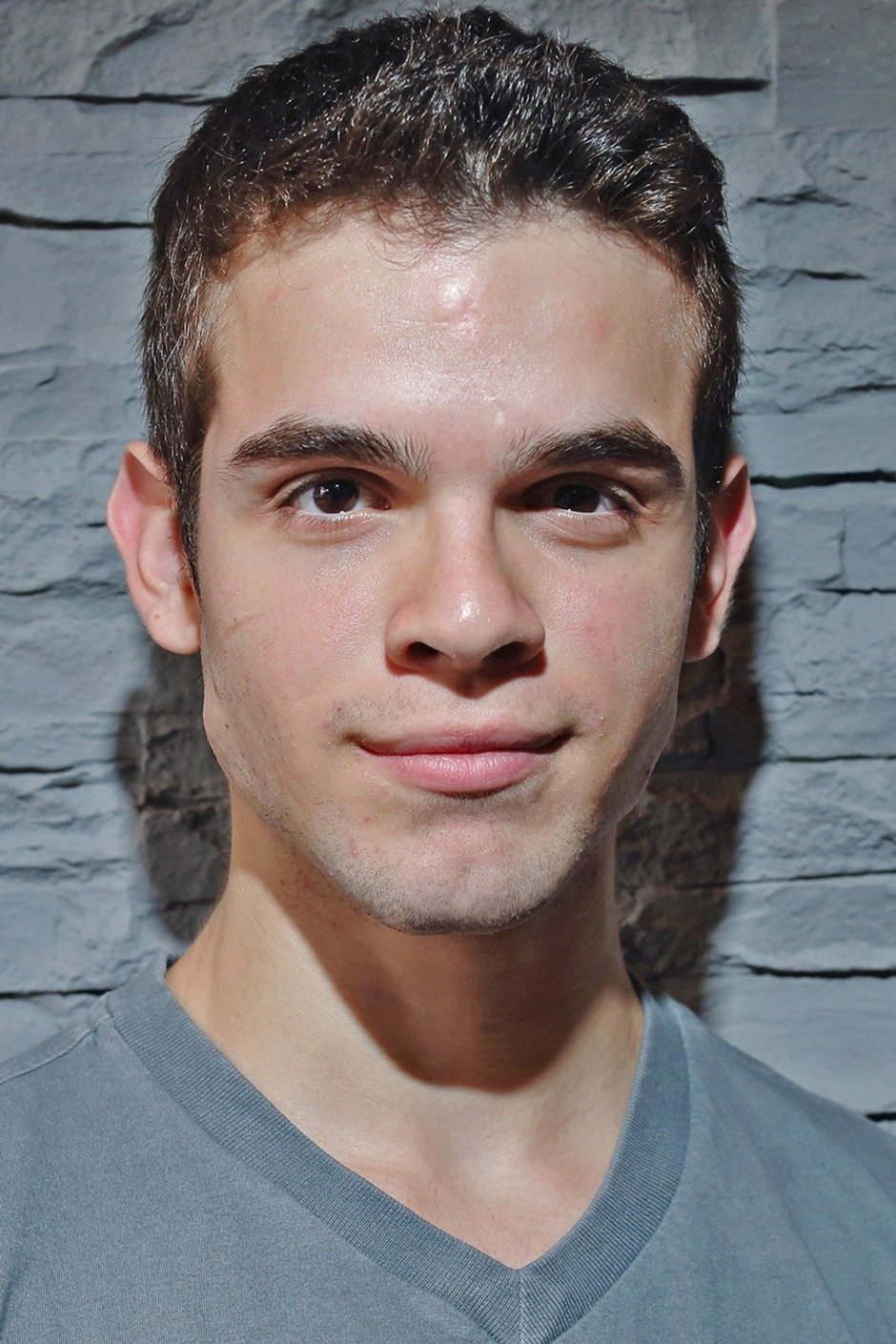 Ghilherme Lobo backdrop