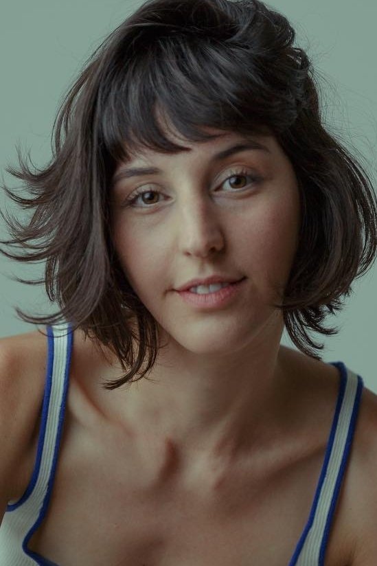 Tess Amorim backdrop