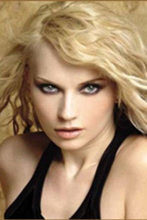 Kasya Zurakowska backdrop