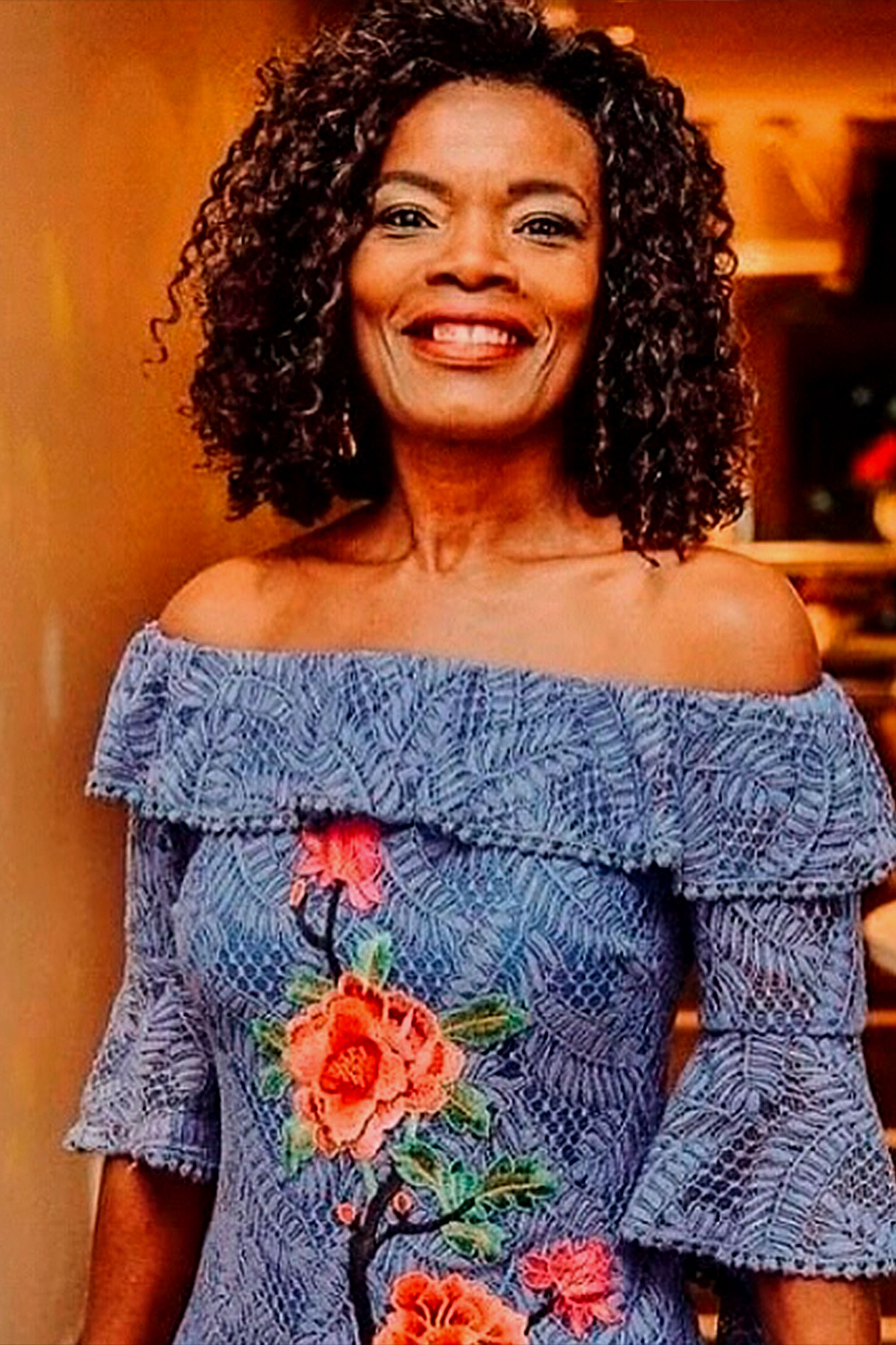 Dinha Malaquias backdrop