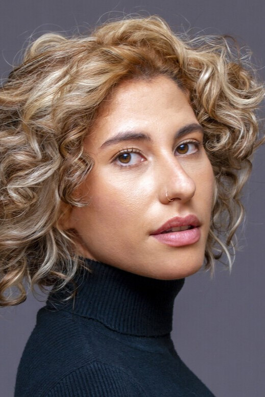 Luíza Martins backdrop