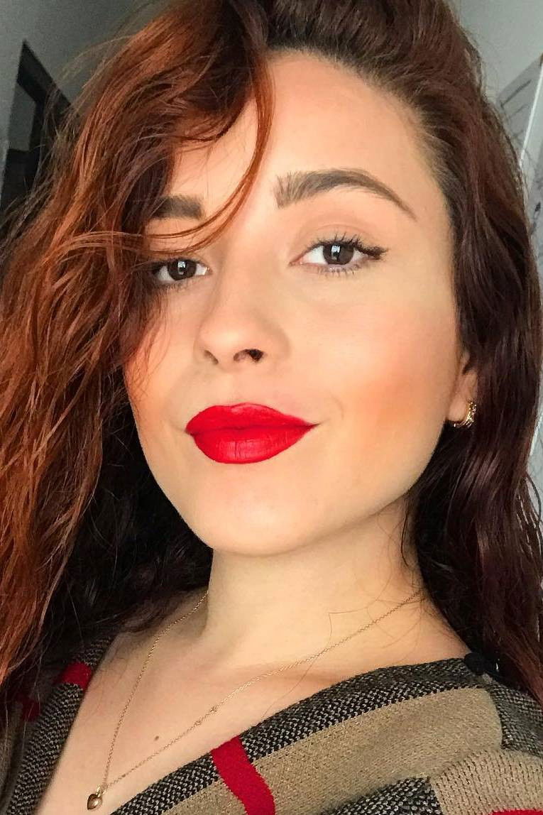 Nelly Peña backdrop