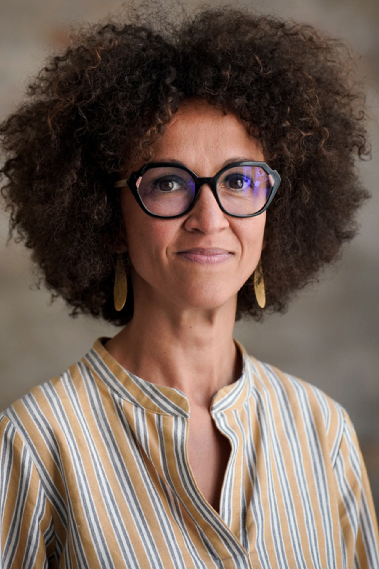 Samia Henni backdrop