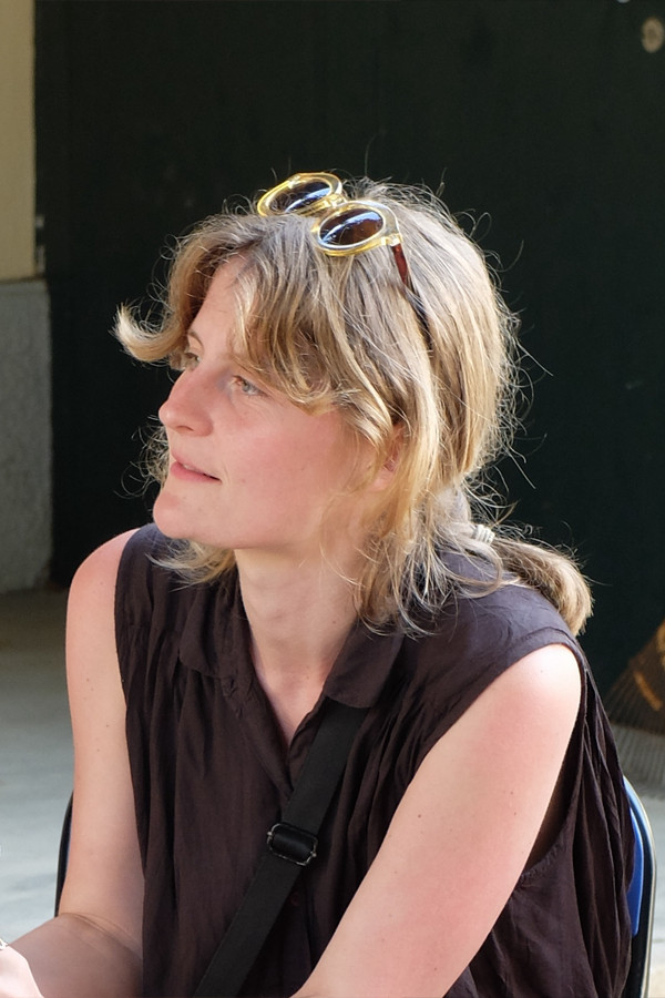 Léna Lewis-King backdrop