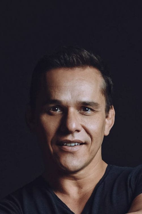 Steve Cardenas backdrop